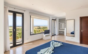 3 habitaciones, tabla de planchar con plancha y wifi gratis 