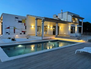 Pool - Holiday Home 'Colonies' with Sea Views, Wi-Fi, and Air Conditioning (Ses Salines)
