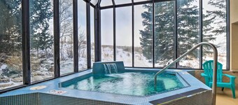 < 15 Mi to Breck: Dillon Condo w/ Fireplace