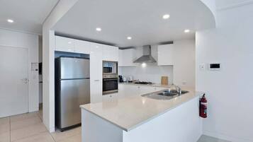 Kühlschrank, Ofen, Herdplatte, Toaster