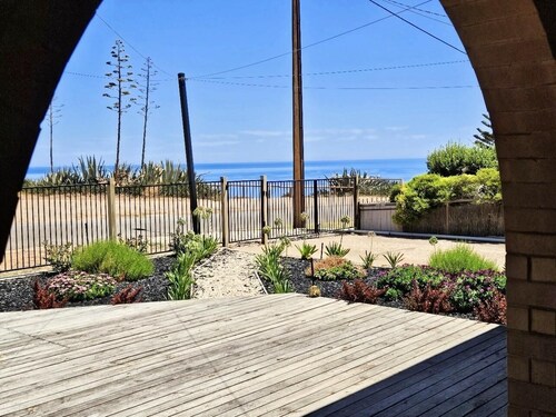 Vic's Place ~ Sellicks Beach - Chic Esplanade Retreat Perfect for Families