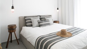 2 bedrooms, desk, iron/ironing board, free WiFi - Stone Villa, a contemporary home, offering privacy, within reach of Naxos Town. (Naxos)