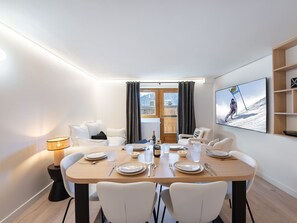 Dining - Renovated apartment in central Courchevel 1850 for 6 guests (Courchevel 1850)