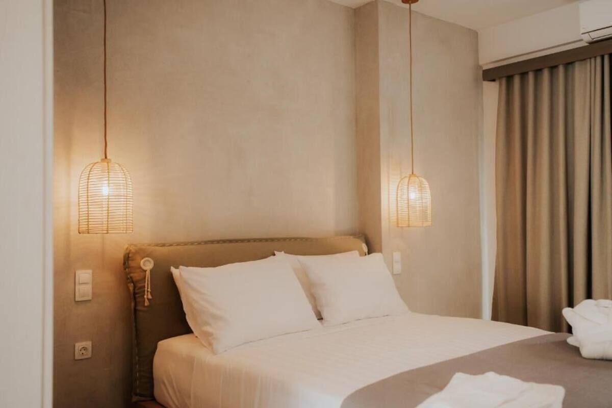 In-room safe, iron/ironing board (on request), WiFi (free), bed sheets