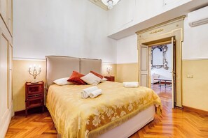 2 bedrooms, iron/ironing board, free WiFi, bed sheets - Historical Apartment few steps from Piazza Navona (Roma)