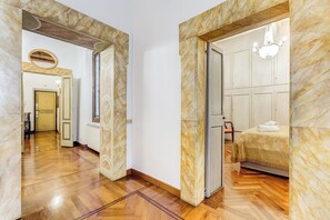 2 dormitorios, escritorio, tabla de planchar con plancha y wifi gratis