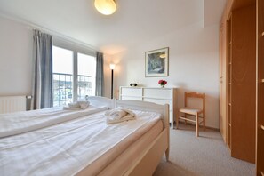 1 Schlafzimmer, Reisekinderbett, kostenloses WLAN, Bettwäsche