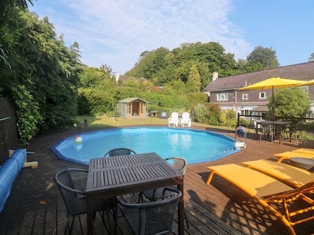 Cottage | Pool | Outdoor pool