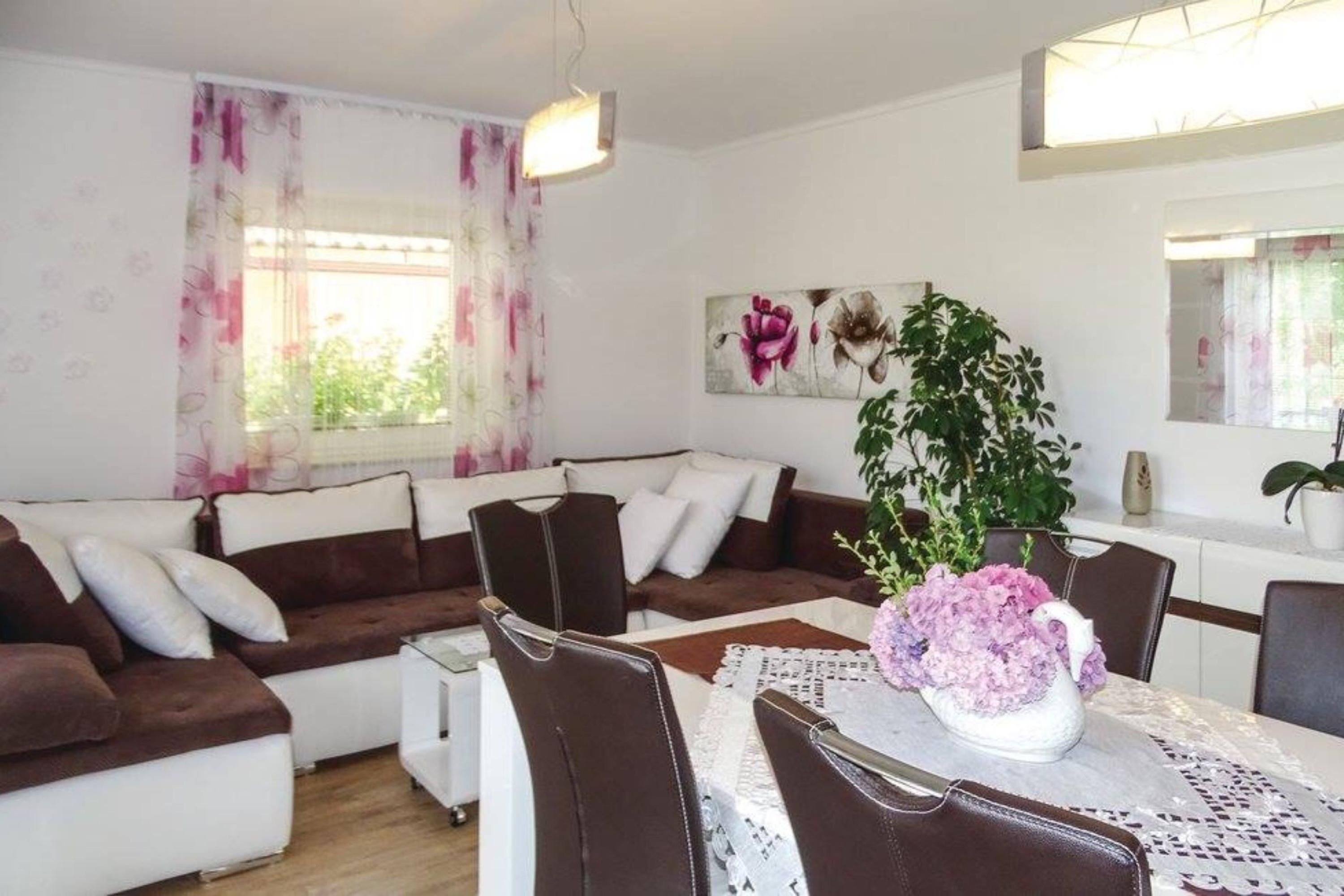 Family Villa, Multiple Bedrooms, 2 Bathrooms (Villa Cujez With Sauna And Pool) | Dining