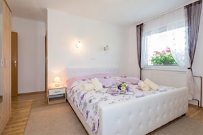 Villa Familiale, 4 chambres, 2 salles de bains (Villa Cujez with Pool & Sauna) | 4 chambres