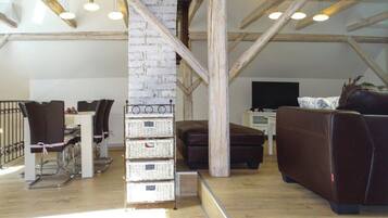 21–tuumainen taulutelevisio, jossa digitaalikanavat