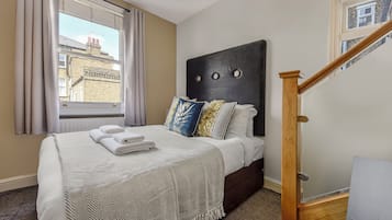 Apartment | 2 bedrooms, hypo-allergenic bedding, individually furnished, desk