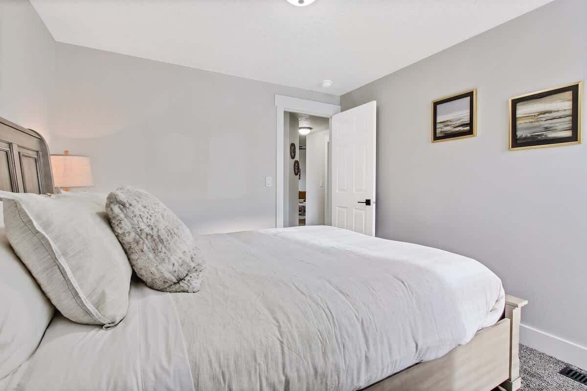 3 chambres, fer et planche à repasser, lit de bébé portatif, Wi-Fi