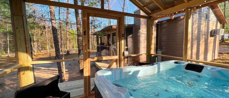 Outdoor spa tub