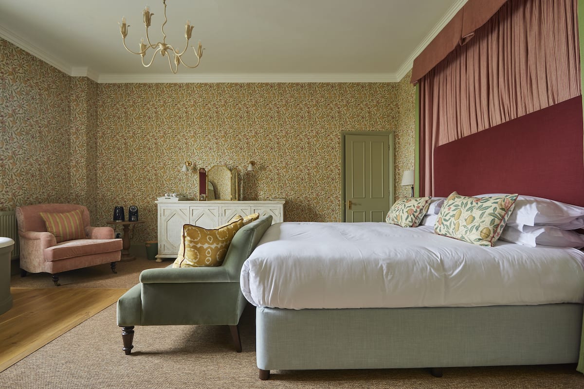 Percy Shelley Suite | Individually decorated, individually furnished, desk, laptop workspace