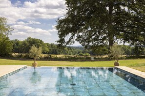 Indoor pool, outdoor pool, pool loungers - The Retreat, Elcot Park (Newbury)