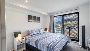 3 bedrooms, iron/ironing board, free WiFi