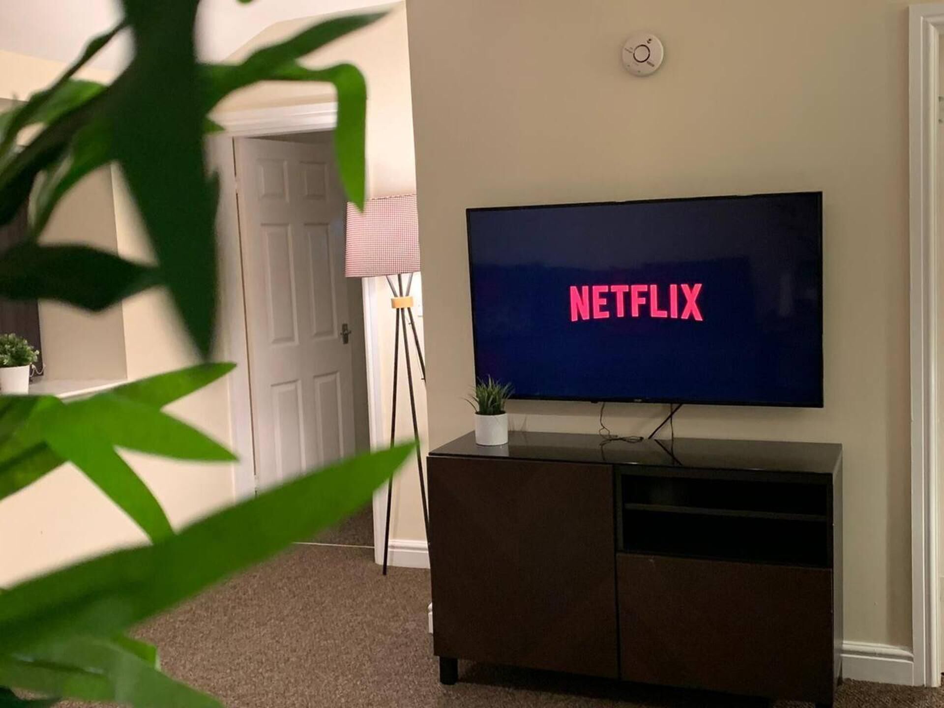 Cottage, Multiple Beds | Living area