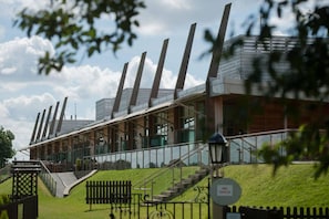 Exterior - Waterside Townhouse With Balcony And Marina View (Lincoln)