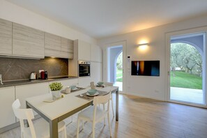 Réfrigérateur, four, plaque de cuisson, lave-vaisselle