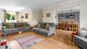 TV, fireplace, video-game console, stereo - Woodside Cottage - sleeps 8 guests  in 4 bedrooms (Mickleton)