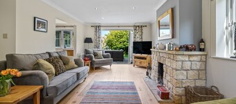 Woodside Cottage - sleeps 8 guests  in 4 bedrooms