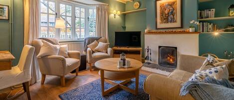 TV, fireplace, DVD player