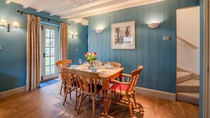 Dining - Manor Lodge Cottage - sleeps 4 guests  in 2 bedrooms (Paxford)