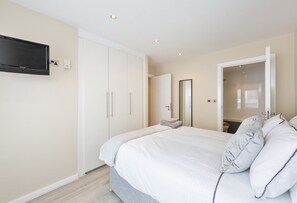3 bedrooms, iron/ironing board, free WiFi, bed sheets - Remarkable 3-bed Apartment in Dublin (Dublin)