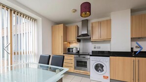 Apartment, Multiple Beds | Private kitchen | Fridge, microwave, oven, stovetop - Remarkable 3-bed Apartment in Dublin (Dublin)