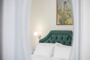 Divine Suite with Terrace | Roupas de cama antialérgicas, cofres nos quartos