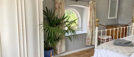 Cottage | 4 bedrooms, individually decorated, individually furnished, free WiFi