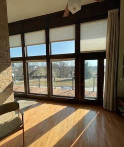 Beautiful Home in Town Acreage