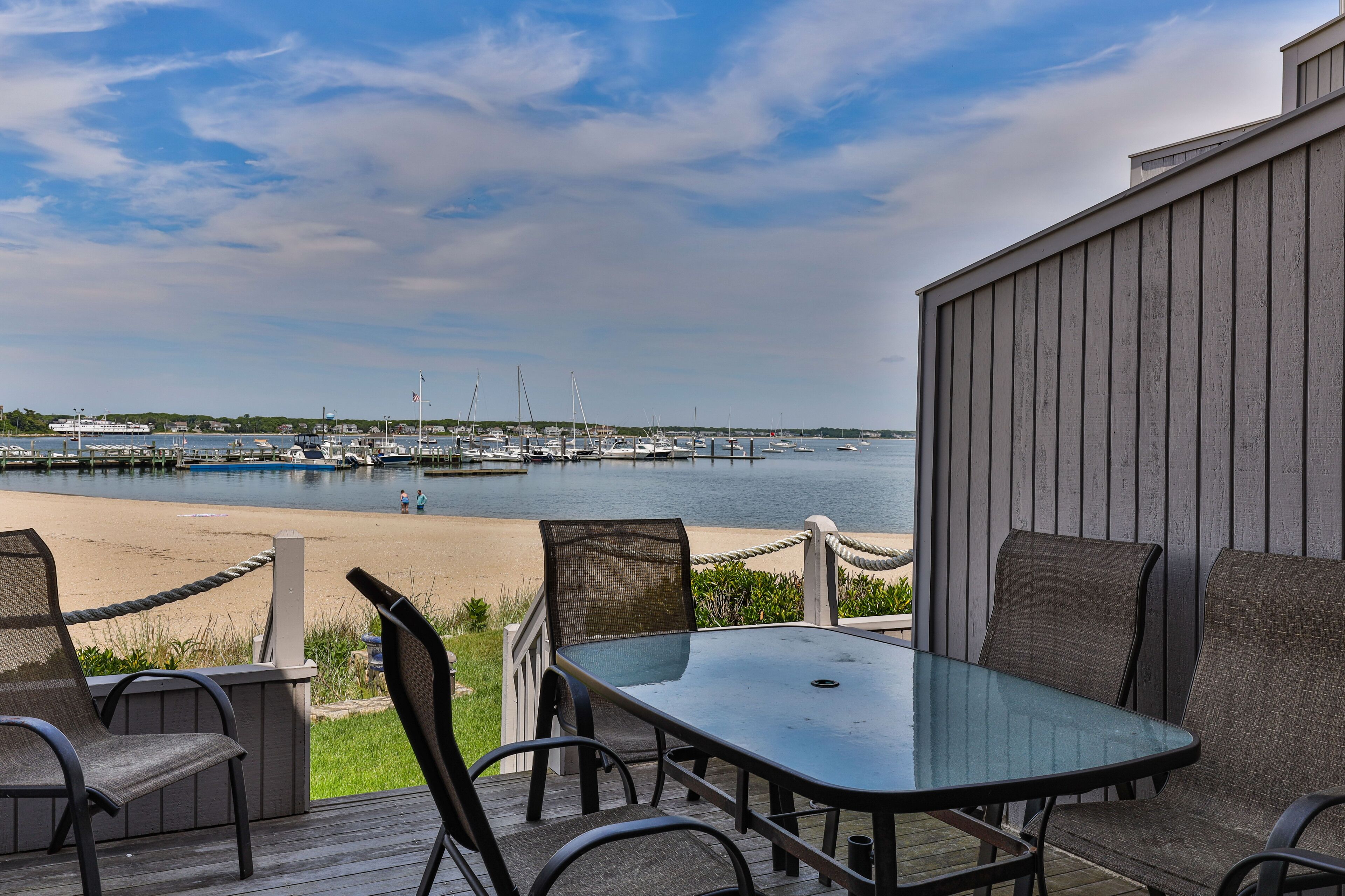 Oceanfront 3BD--A/C, Private Balcony, Association Beach & Pool