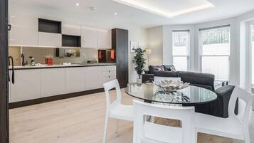 34-inch Smart TV with digital channels, TV