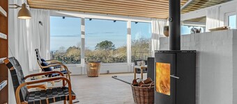 Vackert hem i Knebel med hus havsutsikt