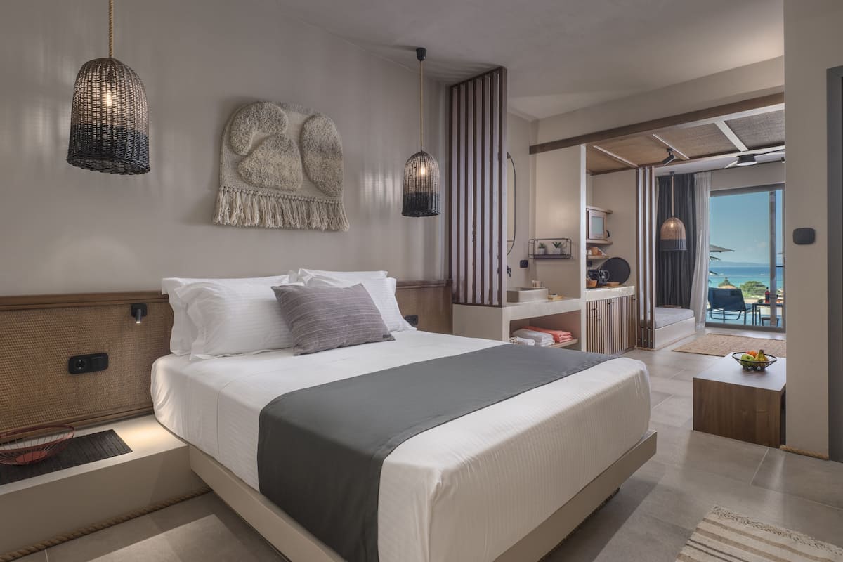 Premium Suite | 1 bedroom, in-room safe, iron/ironing board, free WiFi
