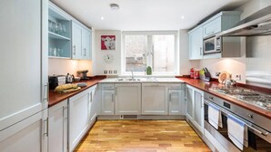 Private kitchen - Lovely 3-bed Apartment in London (London)