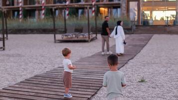 Praia particular, passeios de caiaque