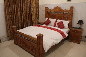 Iron/ironing board, free WiFi - Park Continental Hotel & Restaurant (Swat)