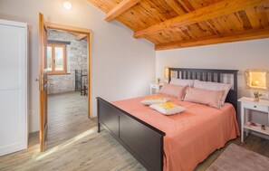 2 室のベッドルーム、セーフティボックス (室内)、WiFi (無料)、ベッドシーツ