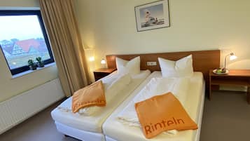 Basic Double Room, River View | Free WiFi, bed sheets