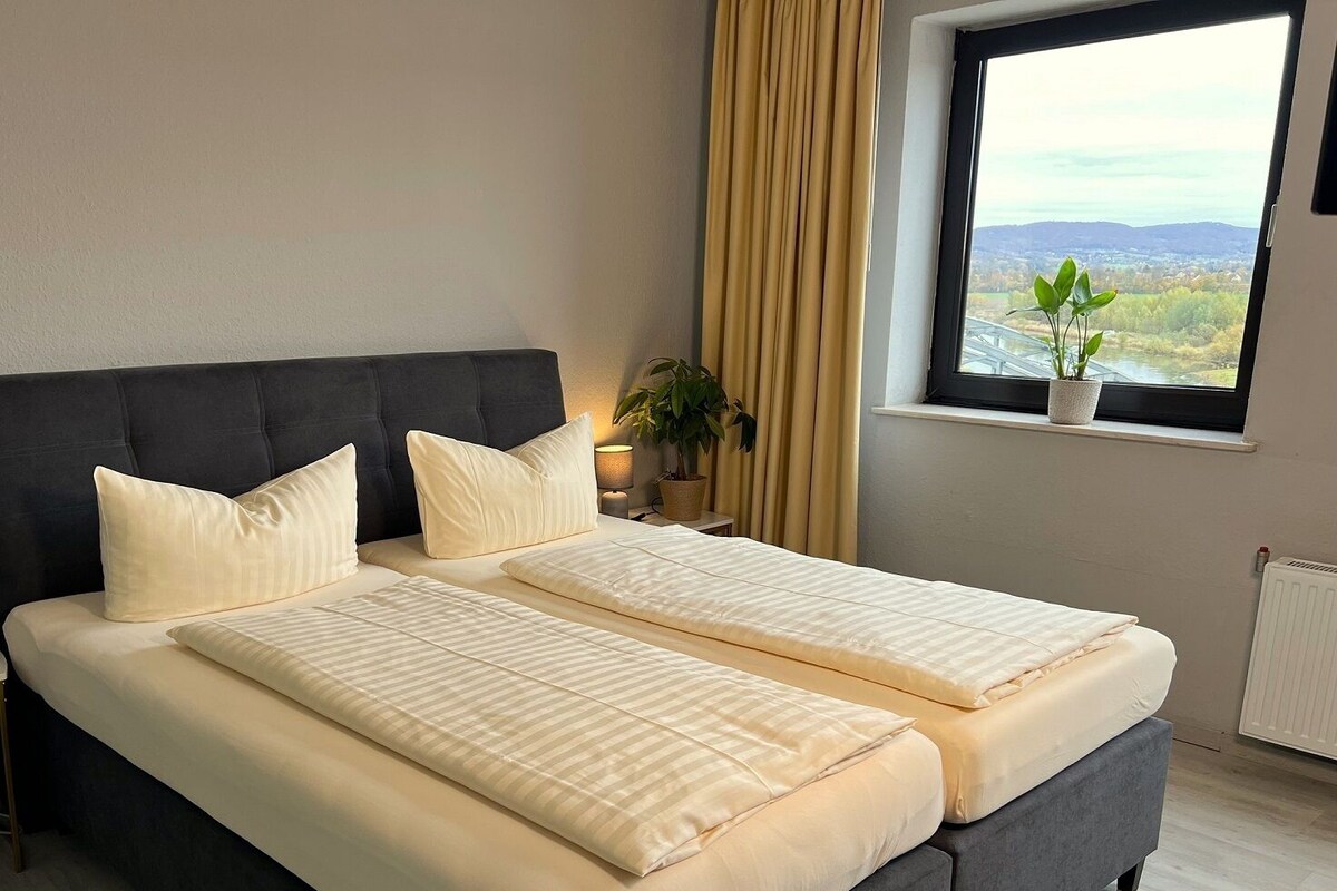Habitación básica doble, vista al río | Wifi gratis y ropa de cama
