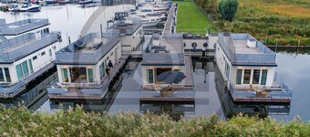 Stunning ship in Aalsmeer with kitchen