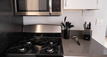 SLEEK 1BR FULLY RENOVATED 2023 in NOHO ARTS DISTRICT p45