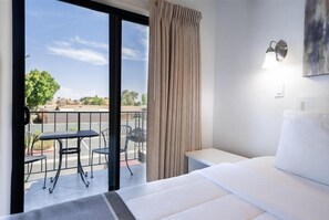 1 bedroom, iron/ironing board, free WiFi - 207 Fully Furnished 1BR Suite-Prime Location! by RedAwning (Scottsdale)