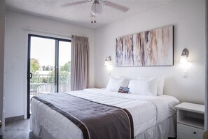 1 bedroom, iron/ironing board, free WiFi - 208 Fully Furnished 1BR Suite-Prime Location! by RedAwning (Scottsdale)