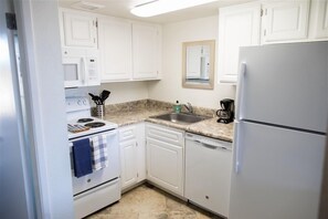 Apartment, 1 Bedroom | Private kitchen - 137 Fully Furnished, amenities galore by RedAwning (Scottsdale)