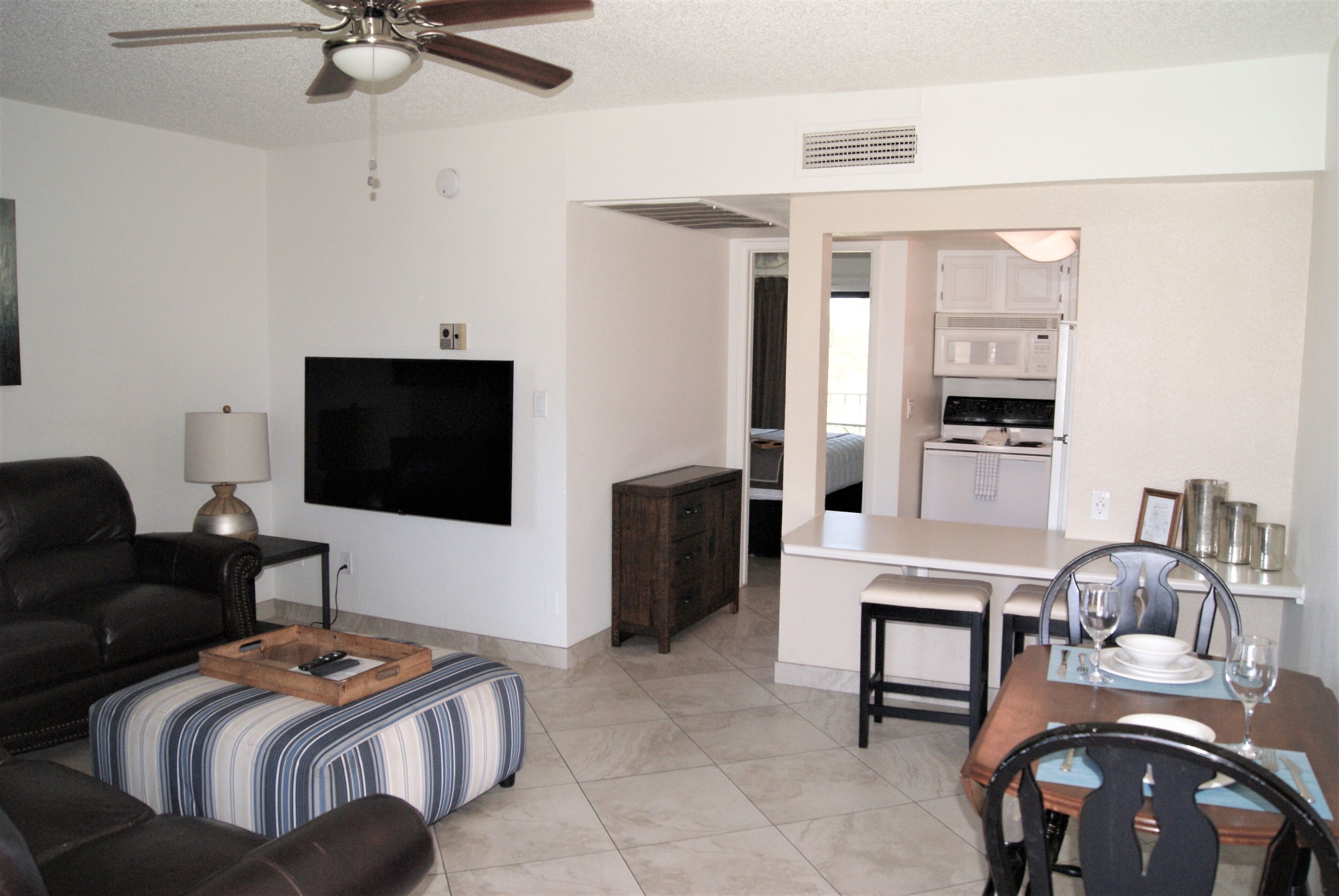 Apartment, 1 Bedroom | Living area | TV, fireplace