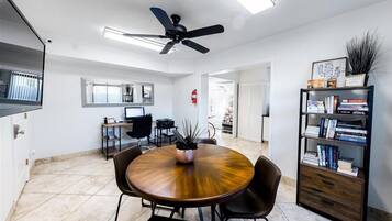 Apartment, 1 Bedroom | Dining